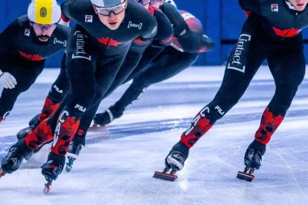 NHL达拉斯星训练营观察罗伯逊进攻火力与西部争冠前景深度分析